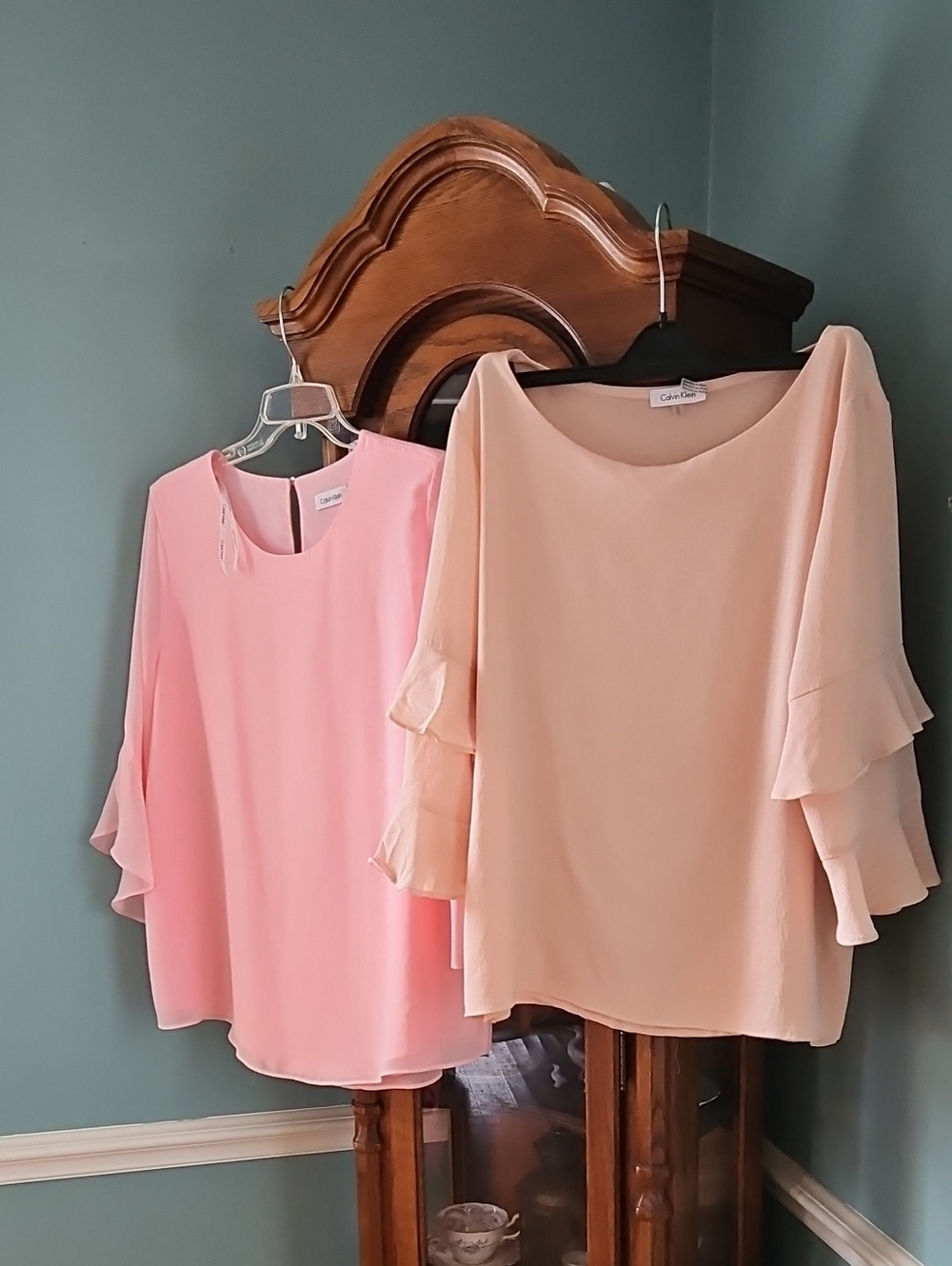 Calvin Klein Chiffon Layered-Sleeve Women’s Top - Pink and Blush XL